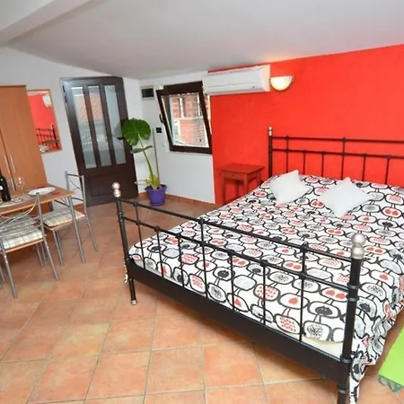 One Bedroom In I 아파트 로비니